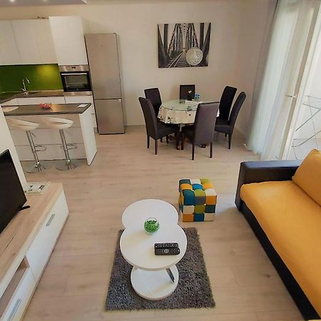 אומיס Apartment Punta מראה חיצוני תמונה
